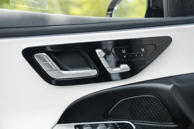 Mercedes-Benz E-Class photo 49