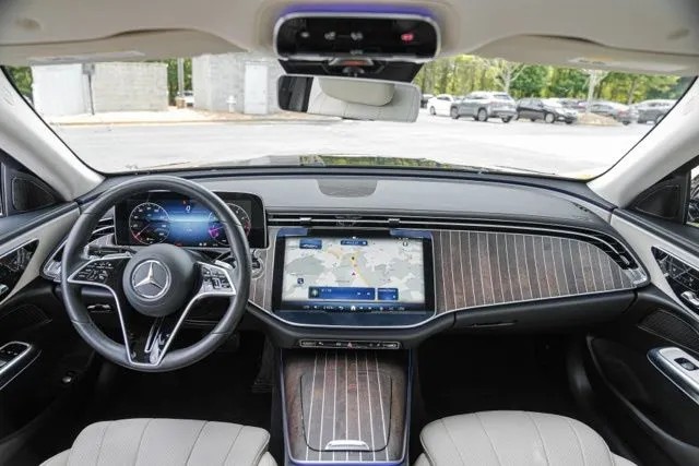 Mercedes-Benz E-Class photo 23