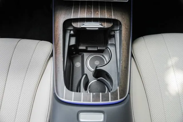 Mercedes-Benz E-Class photo 37