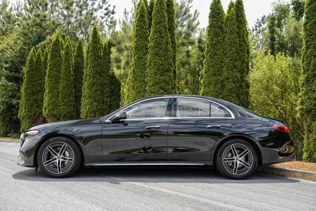 Mercedes-Benz E-Class photo 8
