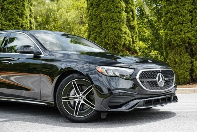 Mercedes-Benz E-Class photo 7