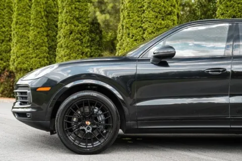 More photos of 2023 Porsche Cayenne Platinum Edition at Gravity Autos Duluth, GA