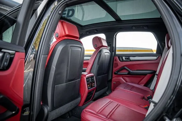 2022 Porsche Cayenne Platinum Edition - Photo 41