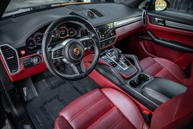2022 Porsche Cayenne Platinum Edition - Photo 24