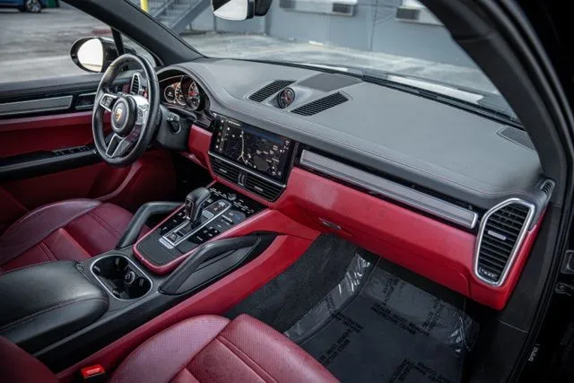 2022 Porsche Cayenne Platinum Edition - Photo 26