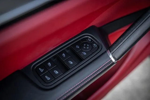 2022 Porsche Cayenne Platinum Edition - Photo 46