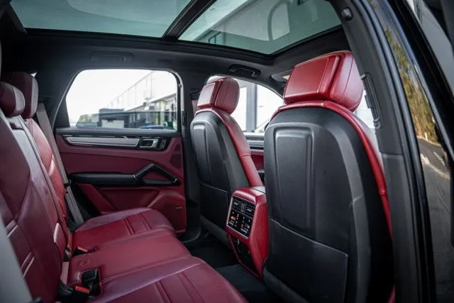 2022 Porsche Cayenne Platinum Edition - Photo 42