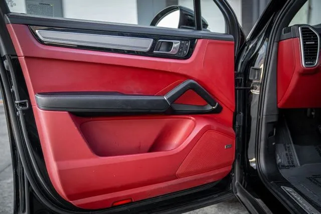 2022 Porsche Cayenne Platinum Edition - Photo 44