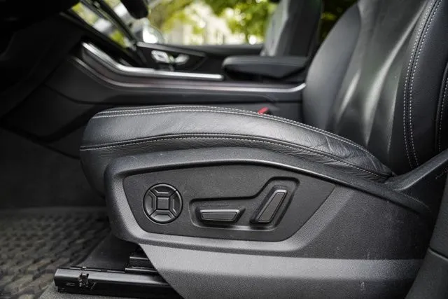 Audi Q8 photo 37
