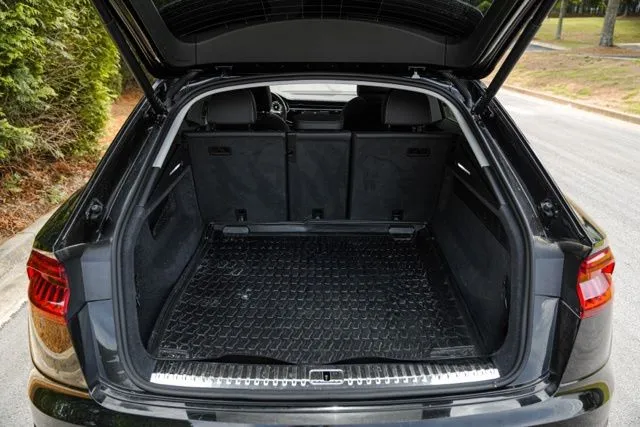 Audi Q8 photo 20