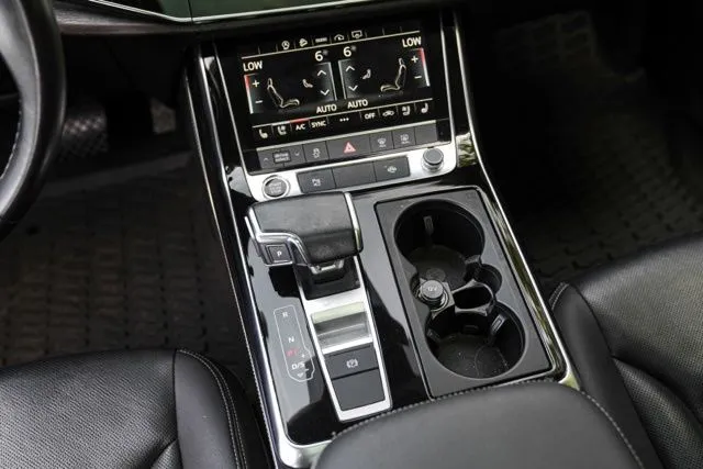 Audi Q8 photo 35