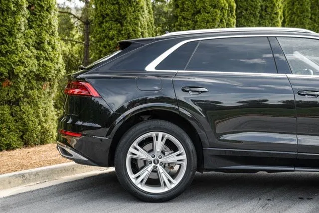 Audi Q8 photo 13