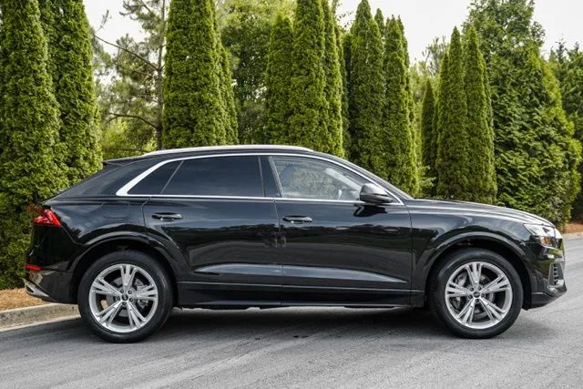 Audi Q8 photo 12