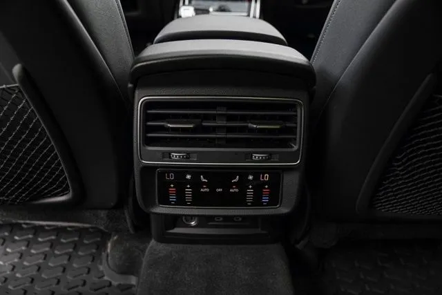Audi Q8 photo 42