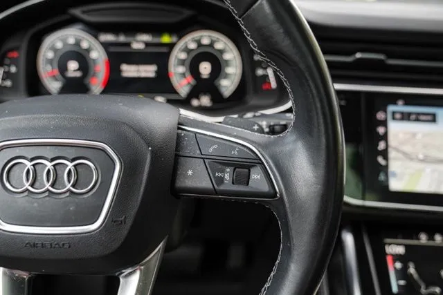 Audi Q8 photo 30