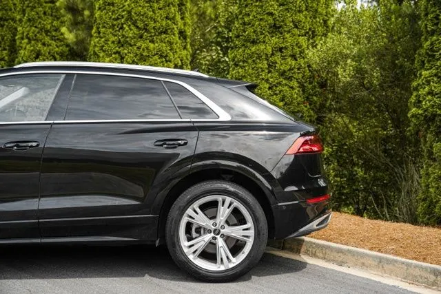 Audi Q8 photo 11