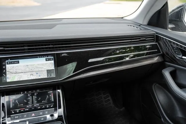 Audi Q8 photo 27