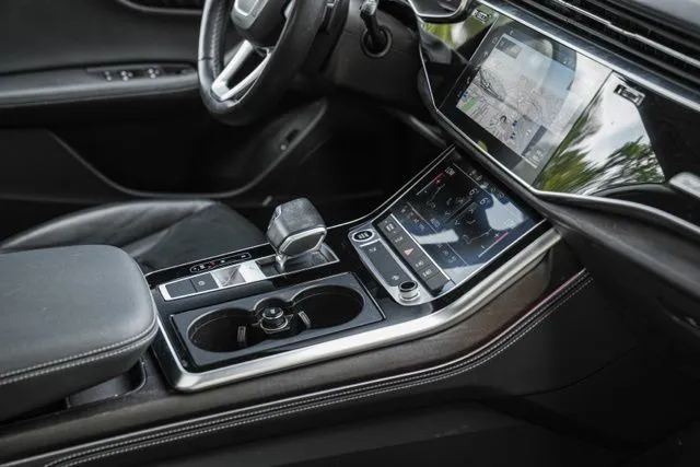 Audi Q8 photo 36