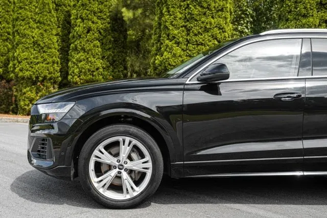 Audi Q8 photo 10