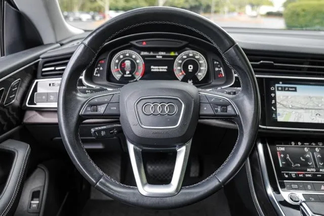Audi Q8 photo 28