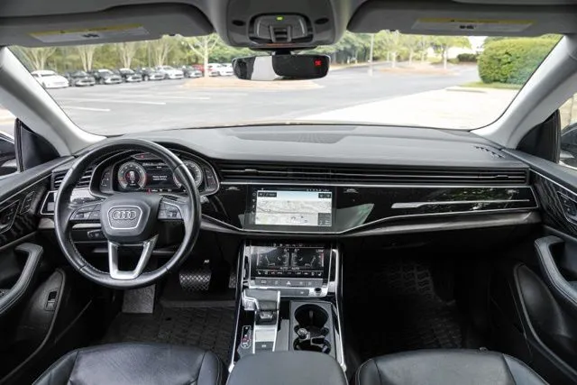 Audi Q8 photo 24