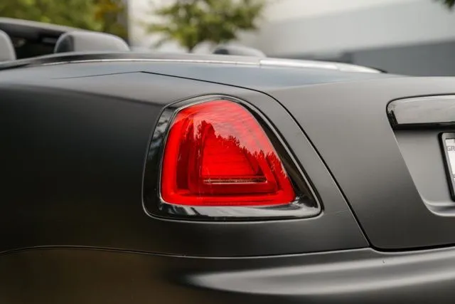 Rolls-Royce Dawn photo 24