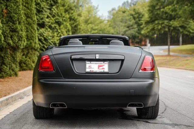 Rolls-Royce Dawn photo 13