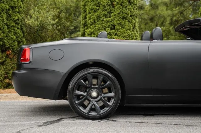Rolls-Royce Dawn photo 20