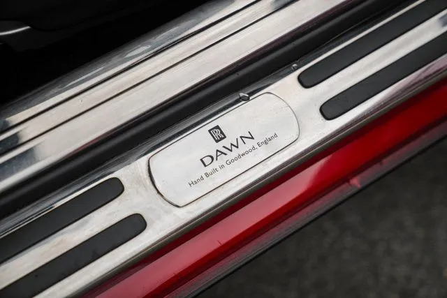 Rolls-Royce Dawn photo 46