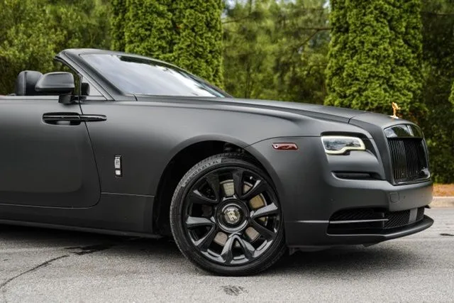Rolls-Royce Dawn photo 8