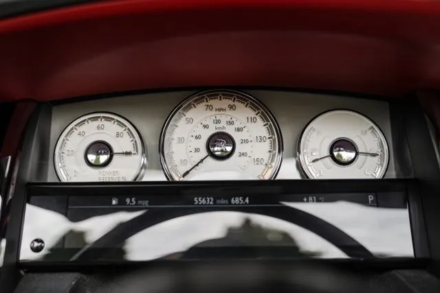 Rolls-Royce Dawn photo 35