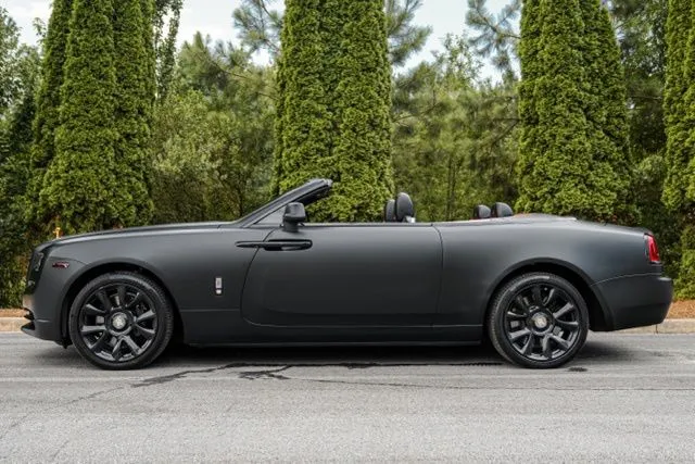 Rolls-Royce Dawn photo 16