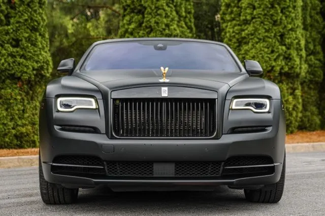 Rolls-Royce Dawn photo 12