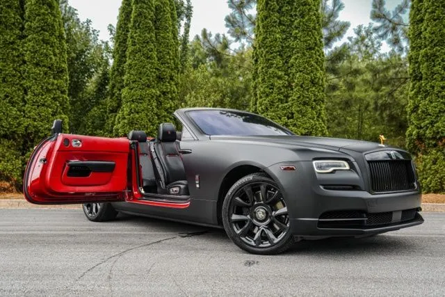 Rolls-Royce Dawn photo 10