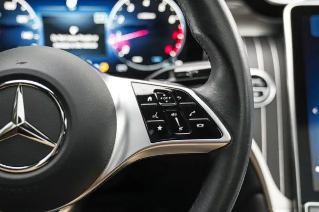 Mercedes-Benz GLC photo 30