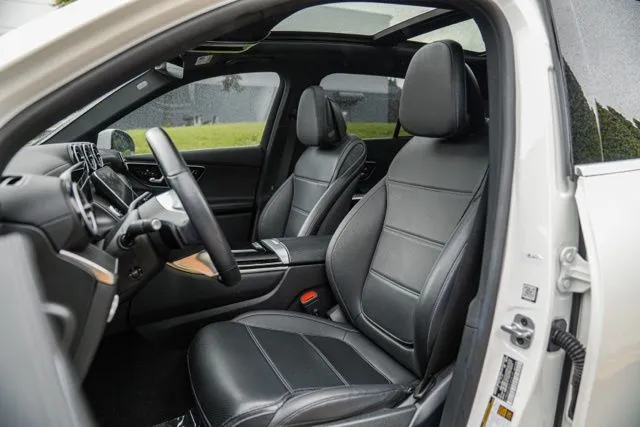 Mercedes-Benz GLC photo 35