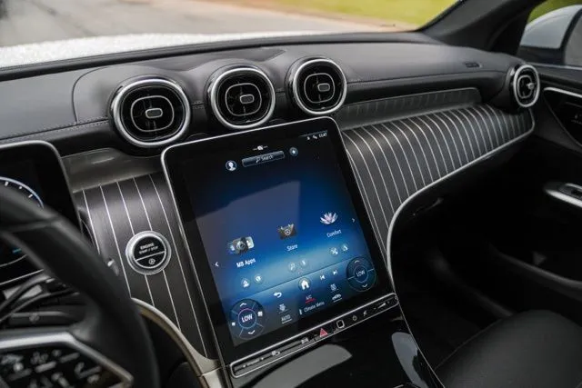Mercedes-Benz GLC photo 32