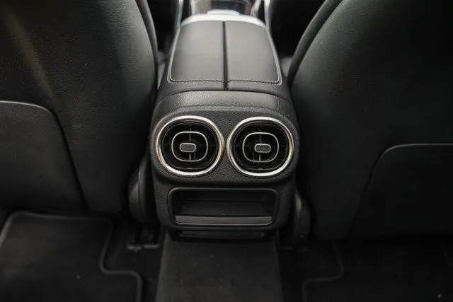 Mercedes-Benz GLC photo 41