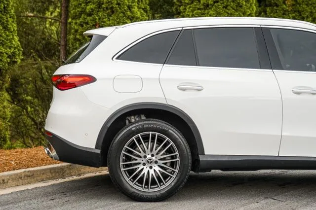 Mercedes-Benz GLC photo 13