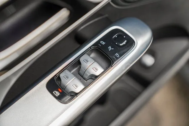 Mercedes-Benz GLC photo 44