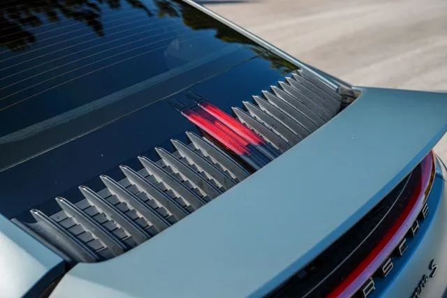Porsche 911 photo 19
