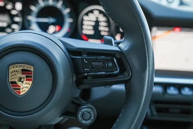 Porsche 911 photo 32