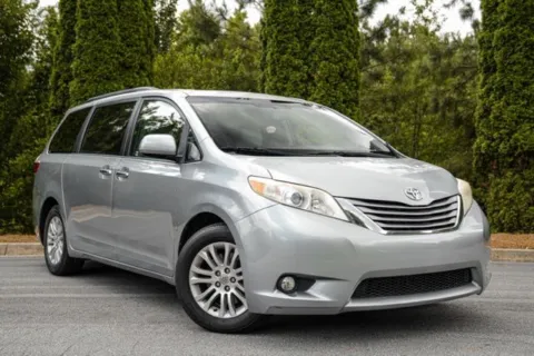 More photos of 2015 Toyota Sienna XLE at Gravity Autos Duluth, GA