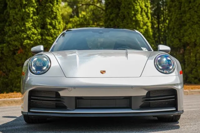 Porsche 911 photo 18