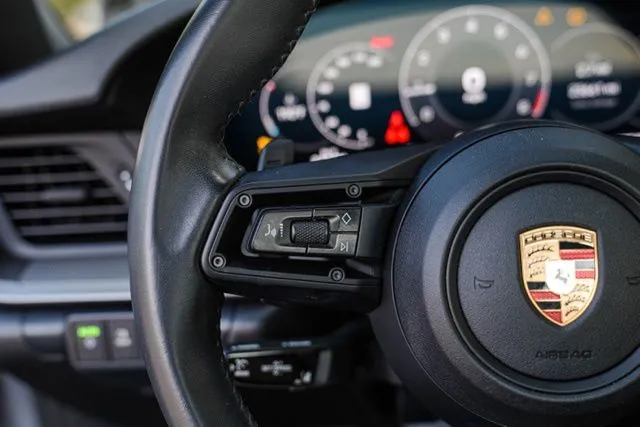 Porsche 911 photo 25