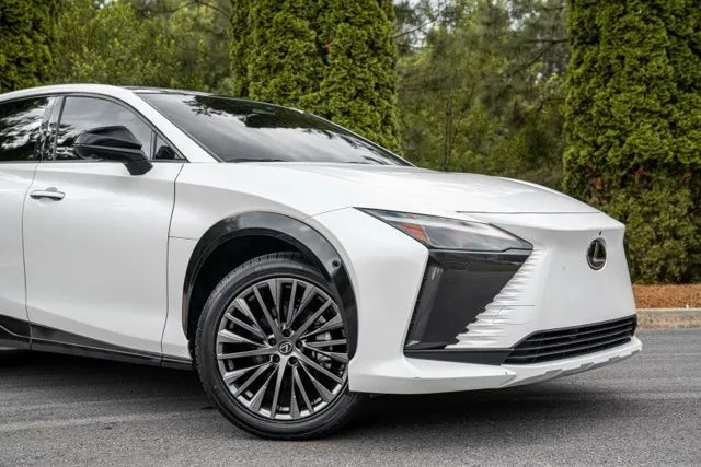 Lexus RZ photo 7