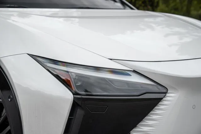 Lexus RZ photo 8