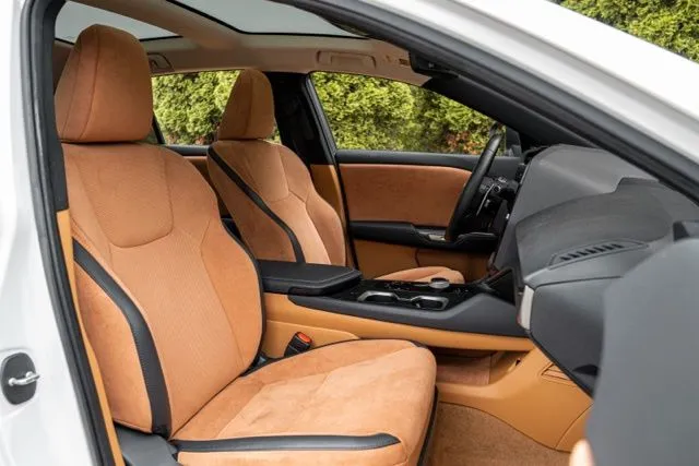 Lexus RZ photo 41