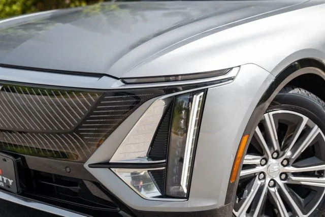 Cadillac LYRIQ photo 4