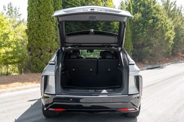 Cadillac LYRIQ photo 20